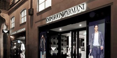 armani france.